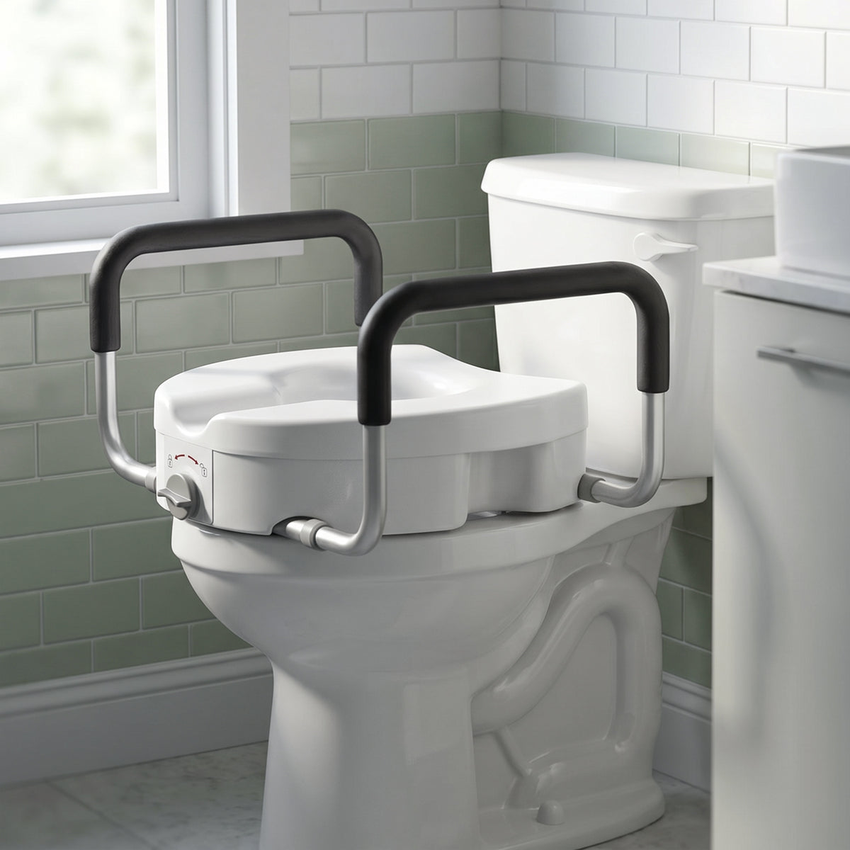 Rehausseur WC avec accoudoirs rembourrés